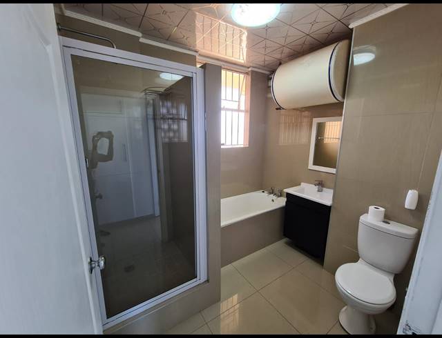 2 BEDROOM FLAT RENTED IN MORNINGSIDE